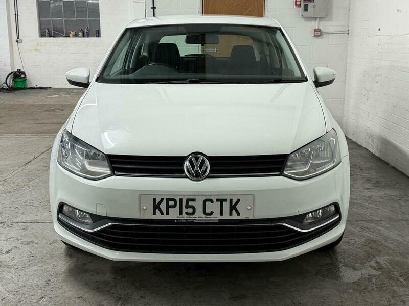 Used Volkswagen Polo 2015 for sale - 76740903: Photo 2