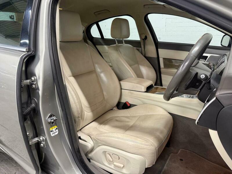 Used Jaguar XF 2012 for sale - 77056517: Photo 10