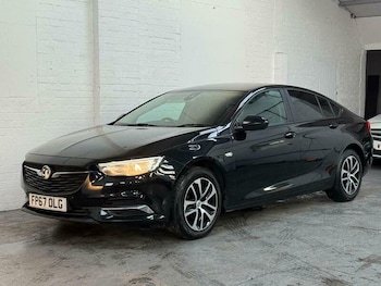 Used Vauxhall Insignia 2017 for sale - 76241120: Photo 2