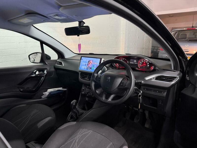 Used Peugeot 208 2015 for sale - 76596068: Photo 15