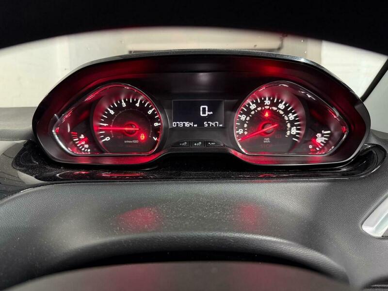 Used Peugeot 208 2015 for sale - 76596068: Photo 28