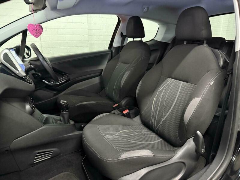 Used Peugeot 208 2015 for sale - 76596068: Photo 30