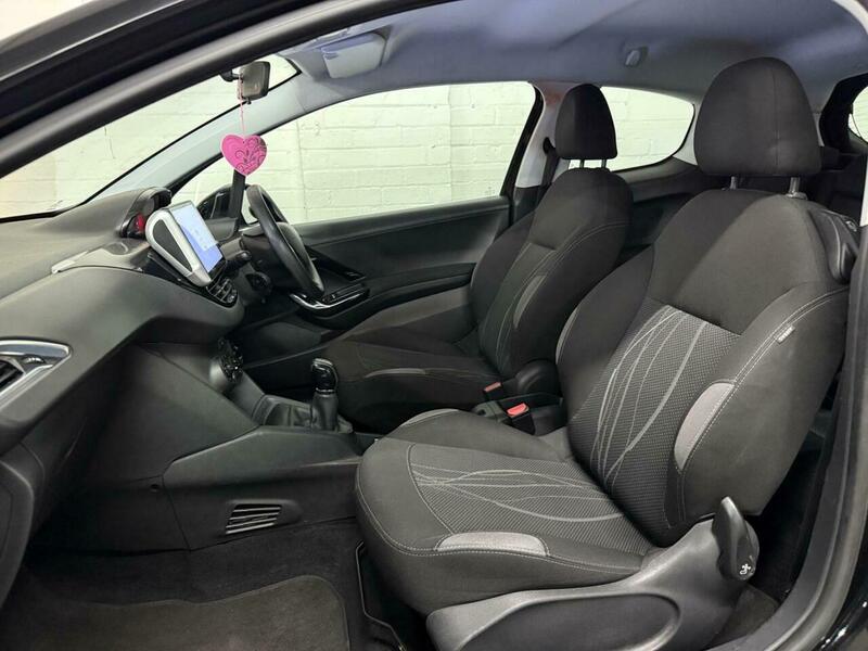 Used Peugeot 208 2015 for sale - 76596068: Photo 31