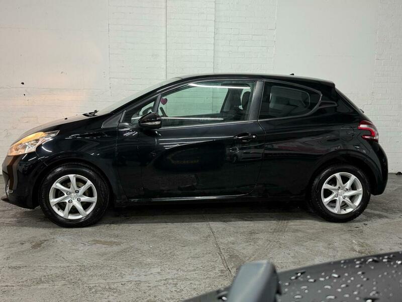 Used Peugeot 208 2015 for sale - 76596068: Photo 8