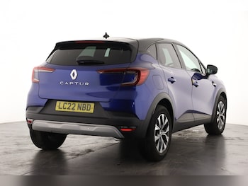 Used Renault Captur 2022 for sale - 75323899: Photo