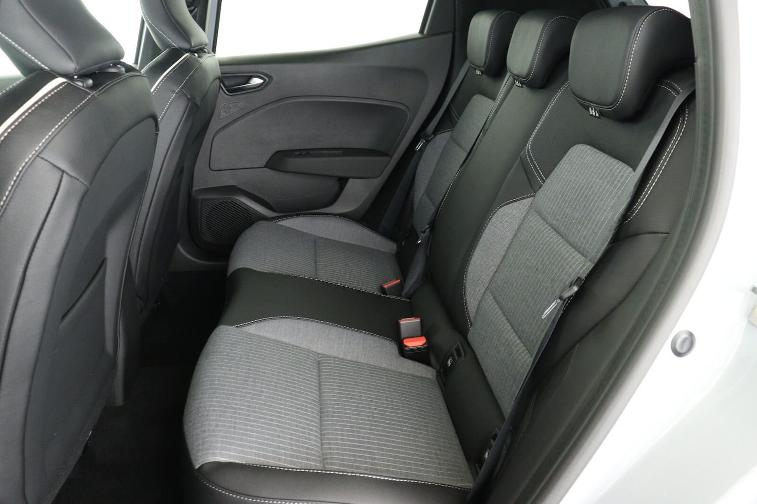 Used Renault Clio 2025 for sale - 76614908: Photo 12