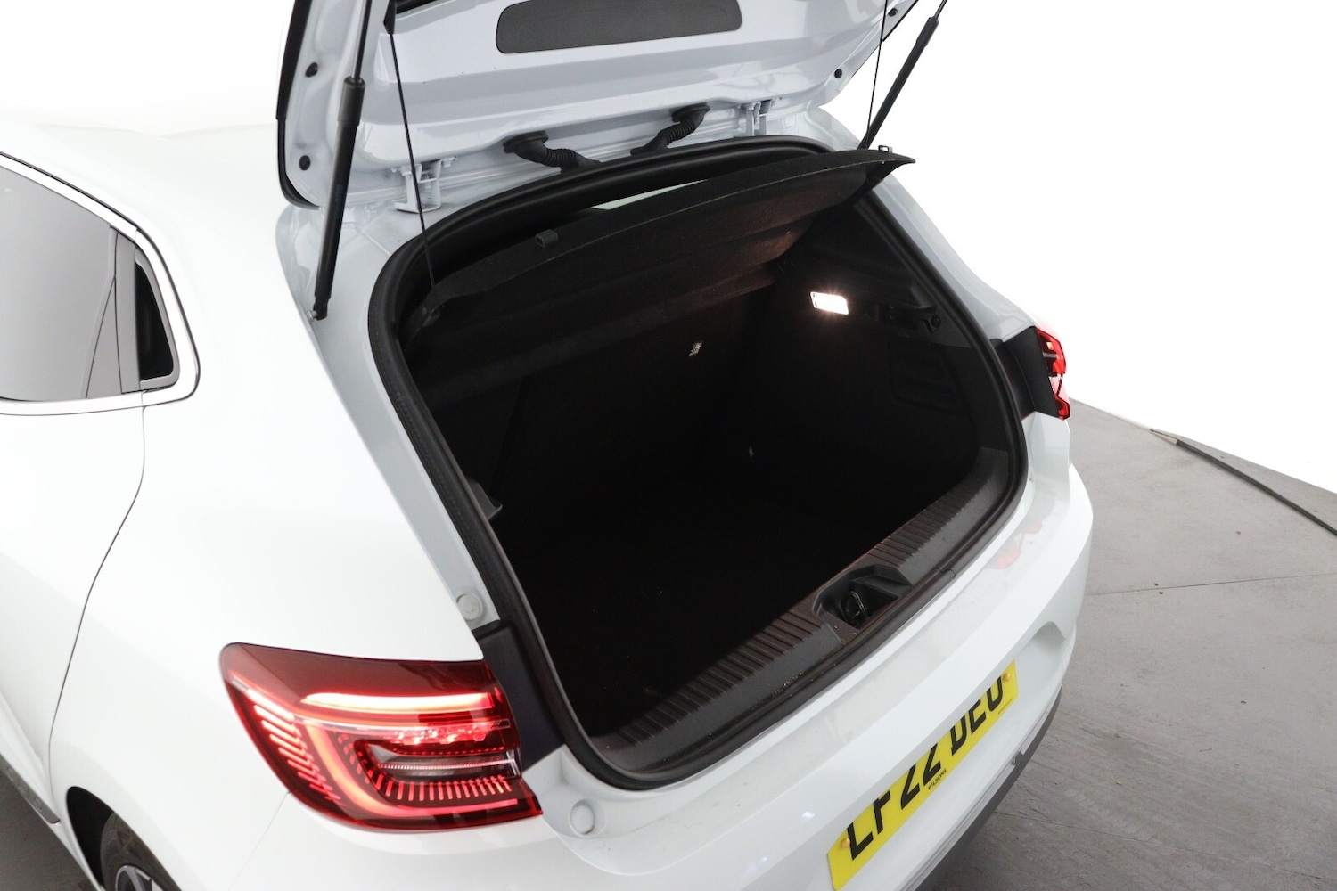 Used Renault Clio 2022 for sale - 76869632: Photo 10