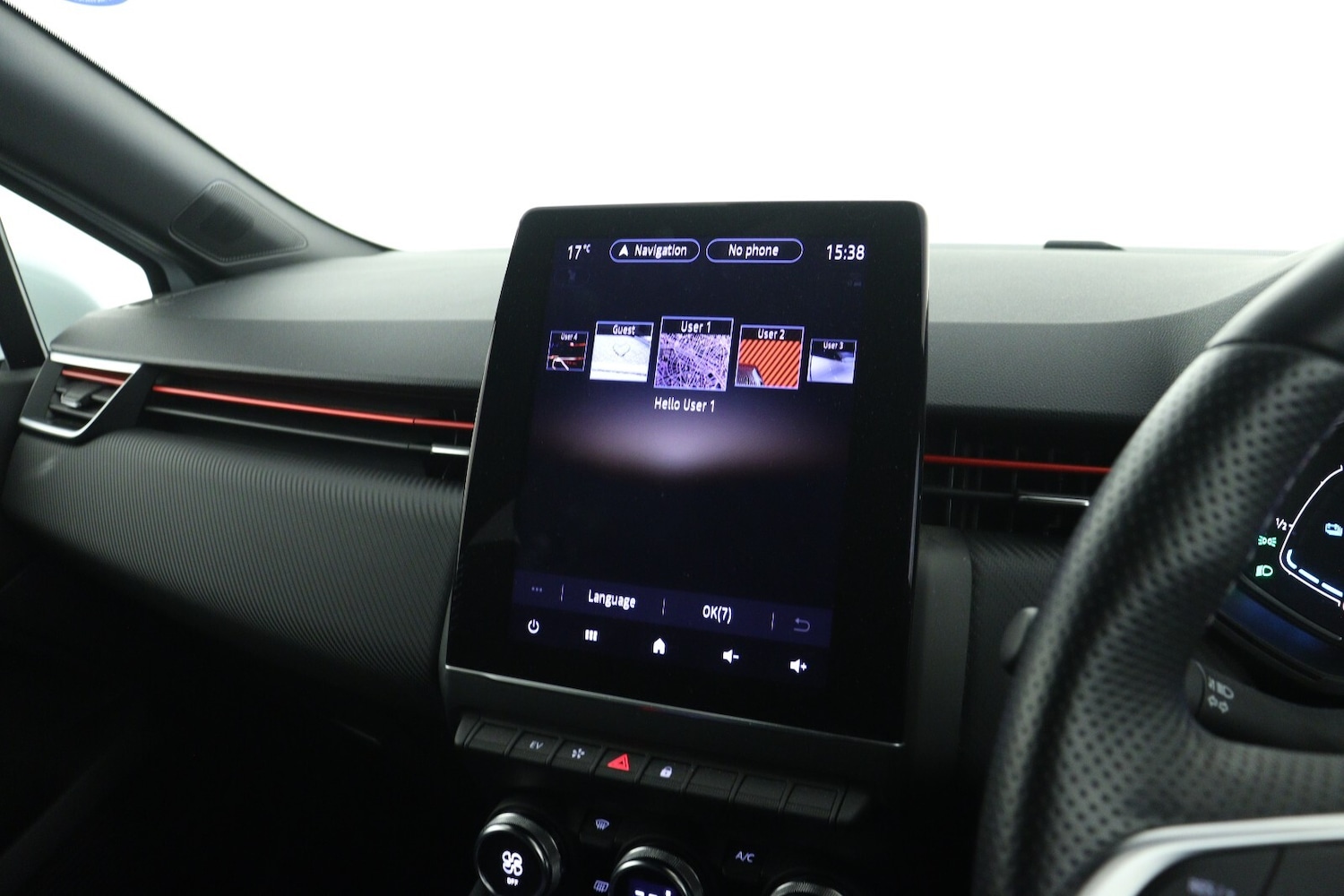 Used Renault Clio 2022 for sale - 76869632: Photo 13