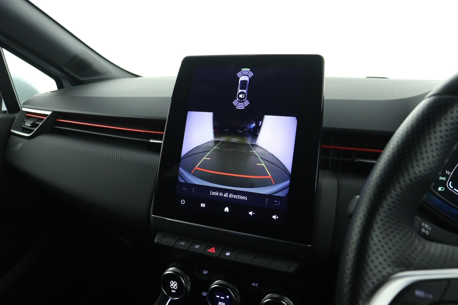 Used Renault Clio 2022 for sale - 76869632: Photo 15