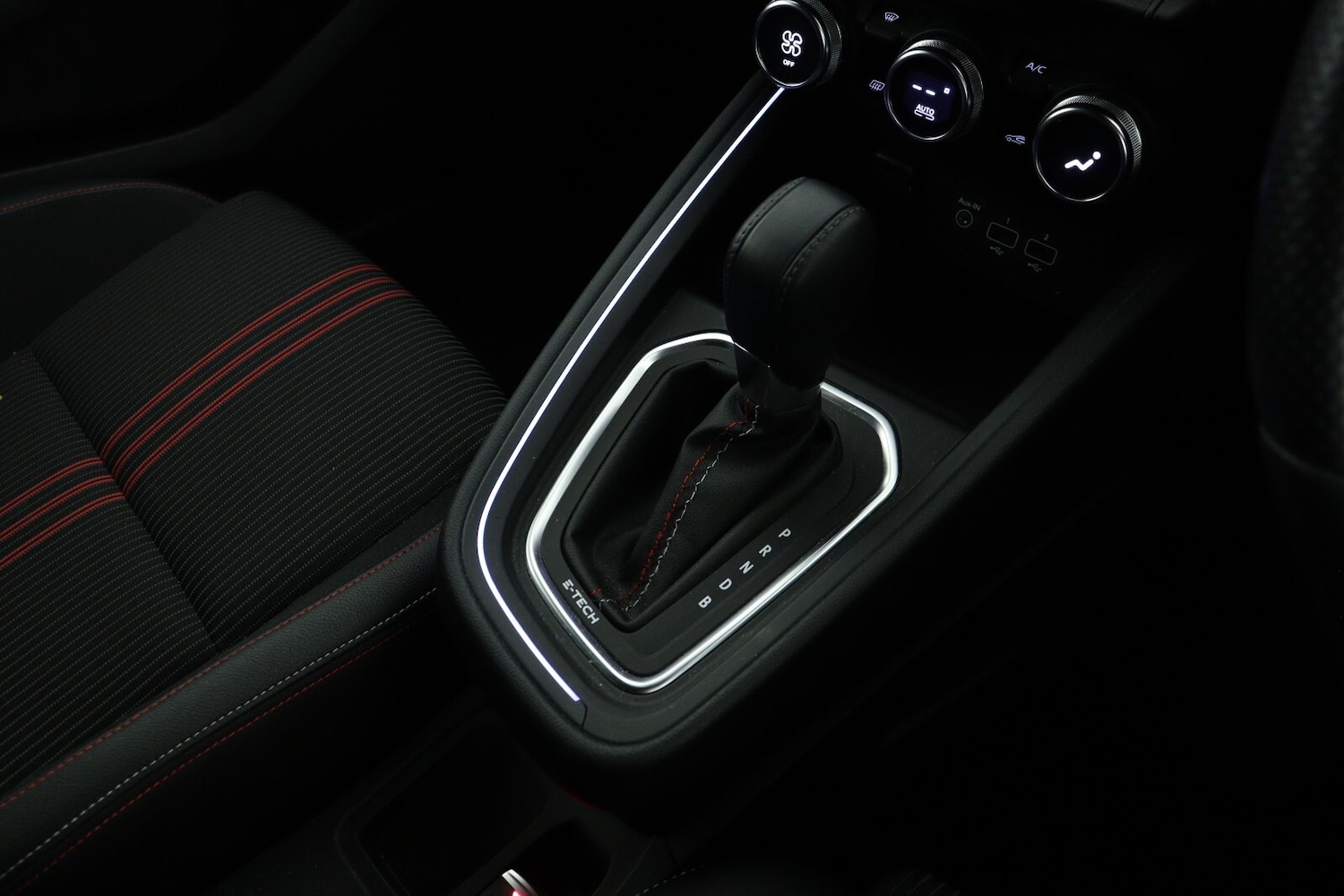 Used Renault Clio 2022 for sale - 76869632: Photo 17