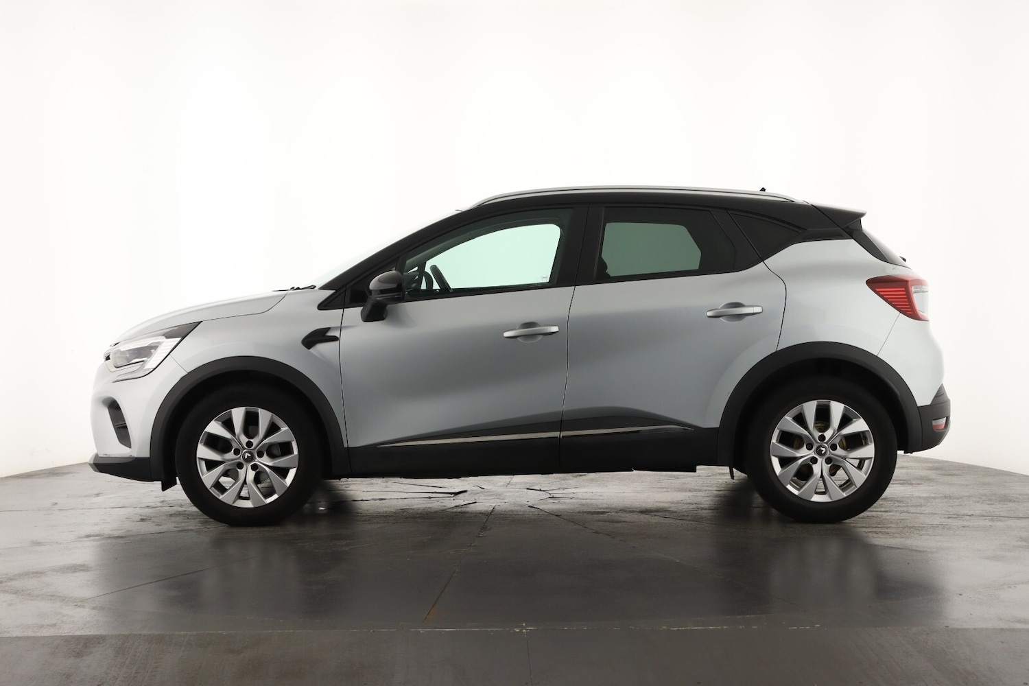 Used Renault Captur 2021 for sale - 76234084: Photo 8