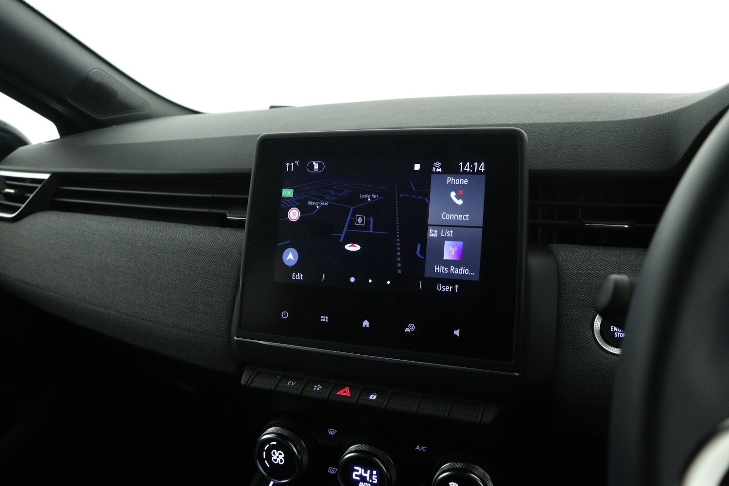 Used Renault Clio 2025 for sale - 76872867: Photo 15