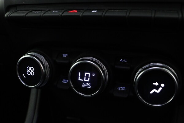 Used Renault Captur 2023 for sale - 76255016: Photo 17