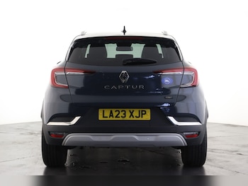 Used Renault Captur 2023 for sale - 76255016: Photo 2