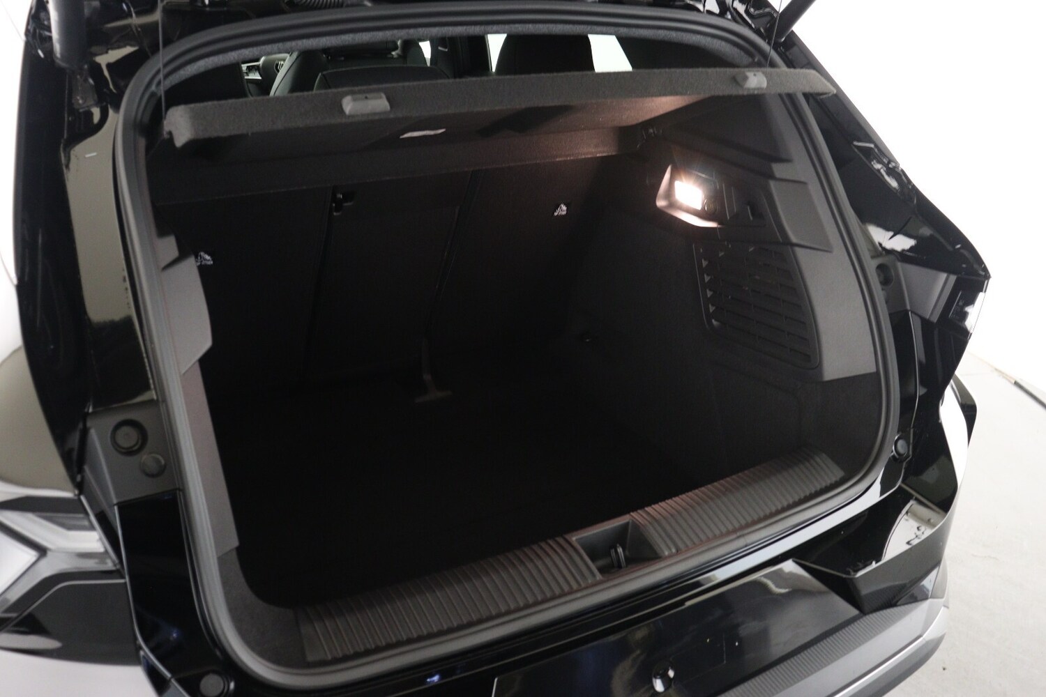 Used Renault Scenic E-Tech 2026 for sale - 77614427: Photo 10