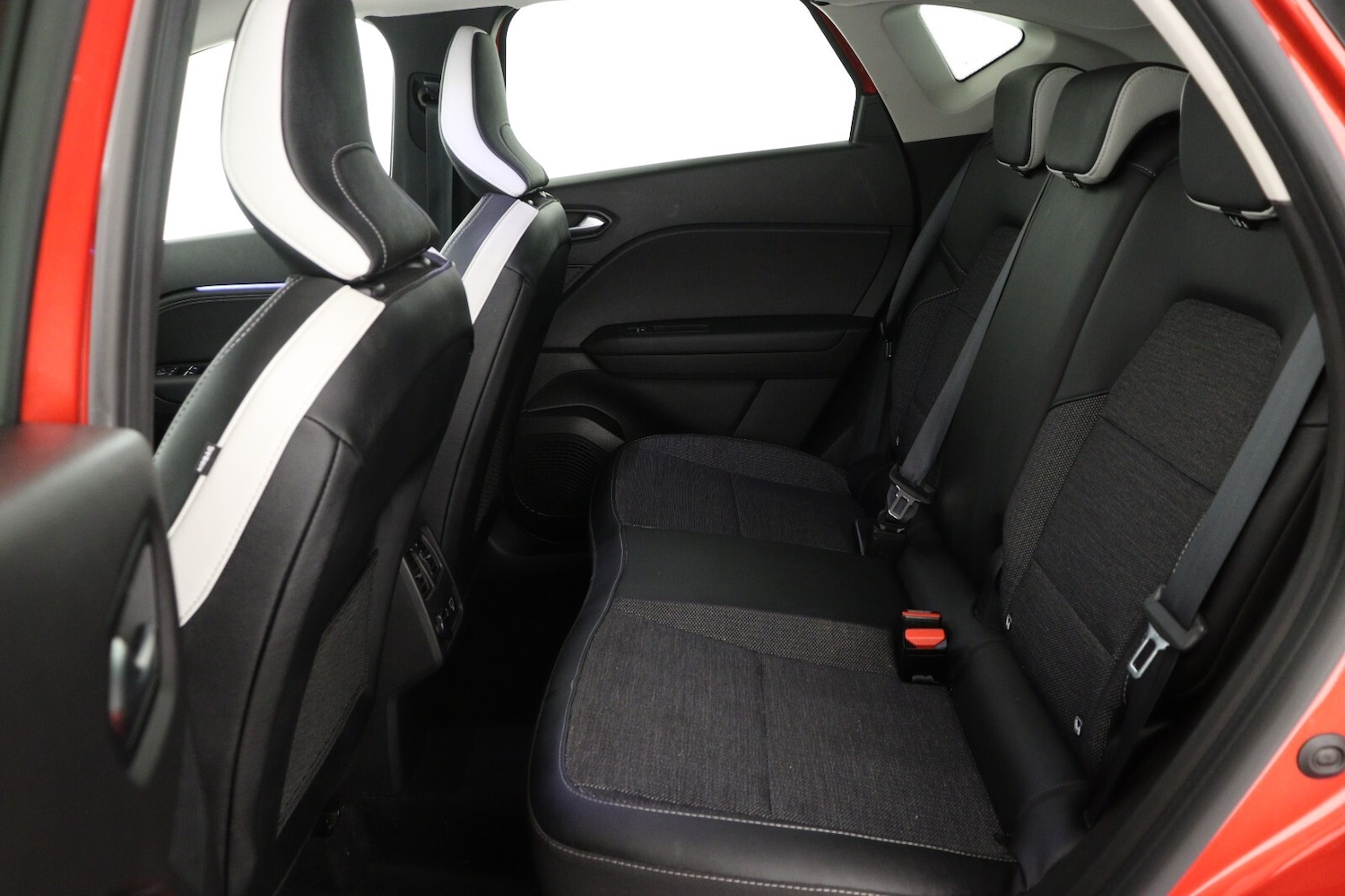 Used Renault Captur 2023 for sale - 76870701: Photo 13