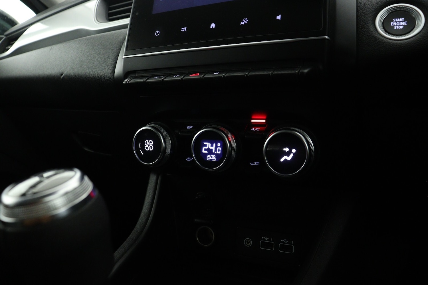 Used Renault Captur 2023 for sale - 76870701: Photo 15