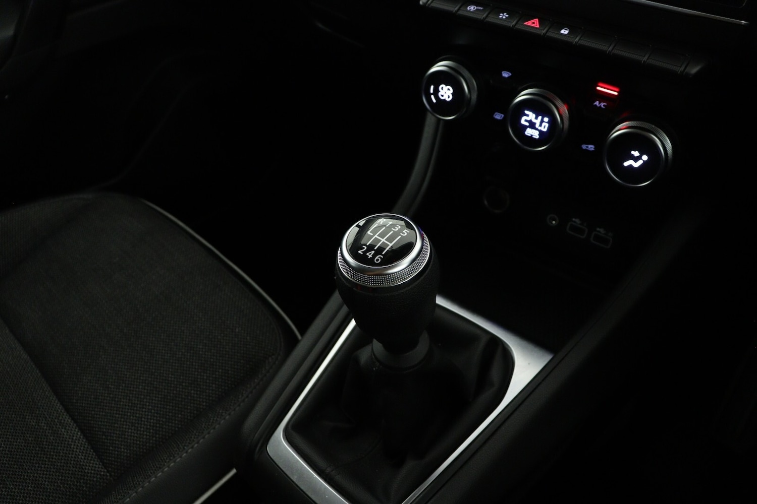 Used Renault Captur 2023 for sale - 76870701: Photo 16