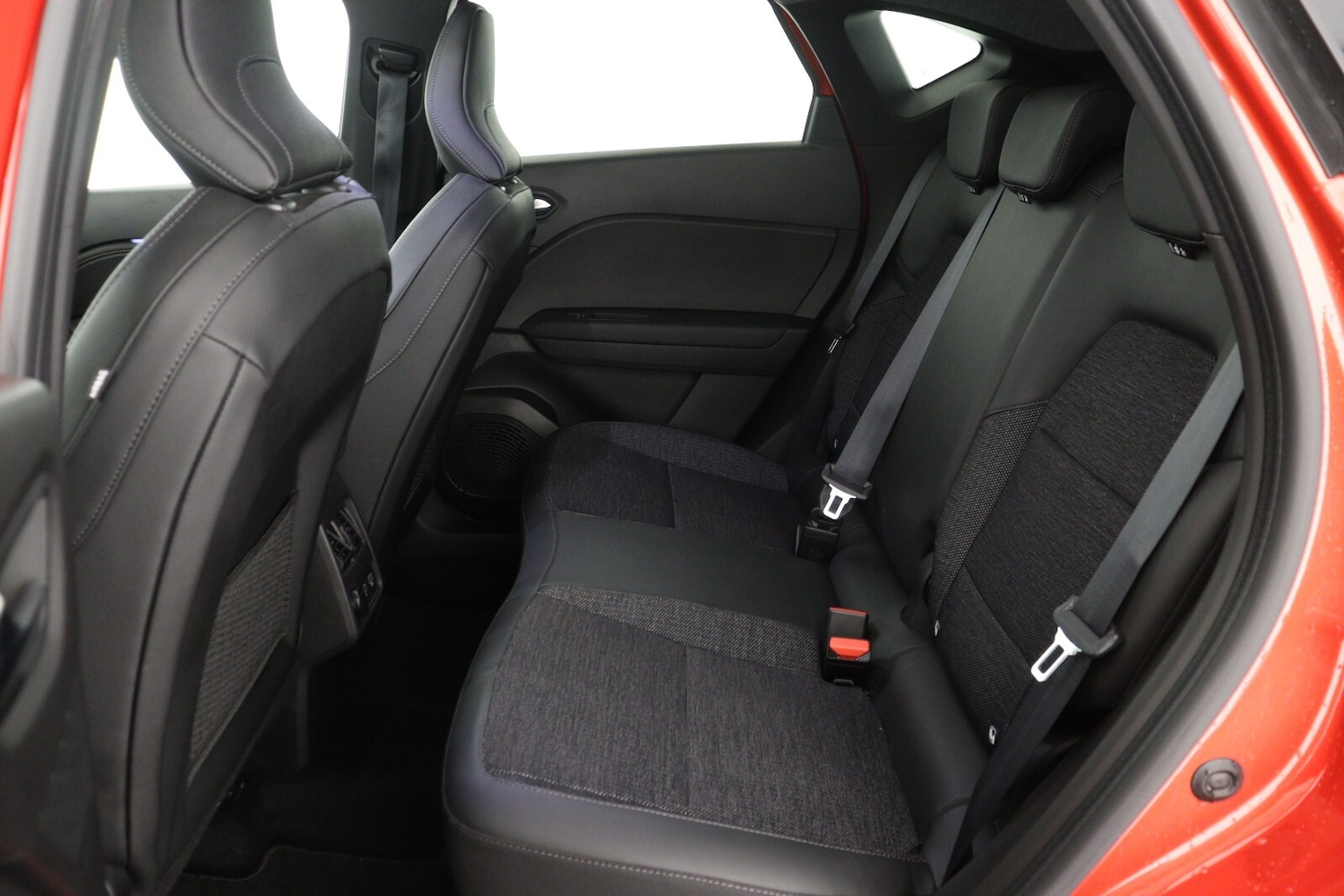 Used Renault Captur 2023 for sale - 76869835: Photo 12