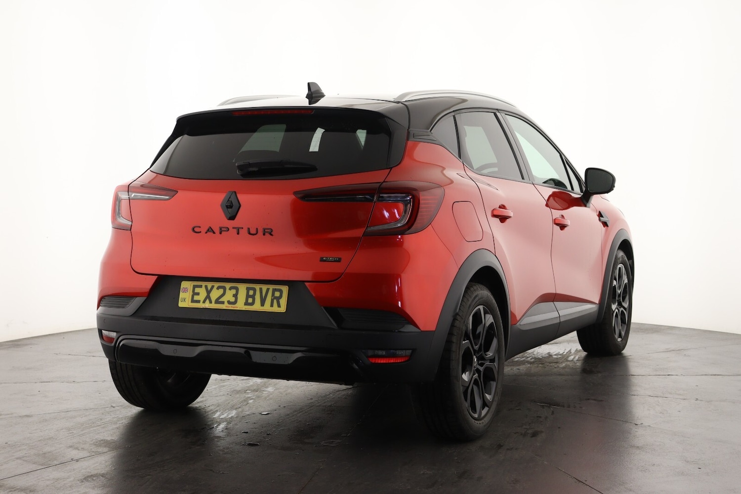 Used Renault Captur 2023 for sale - 76869835: Photo 3