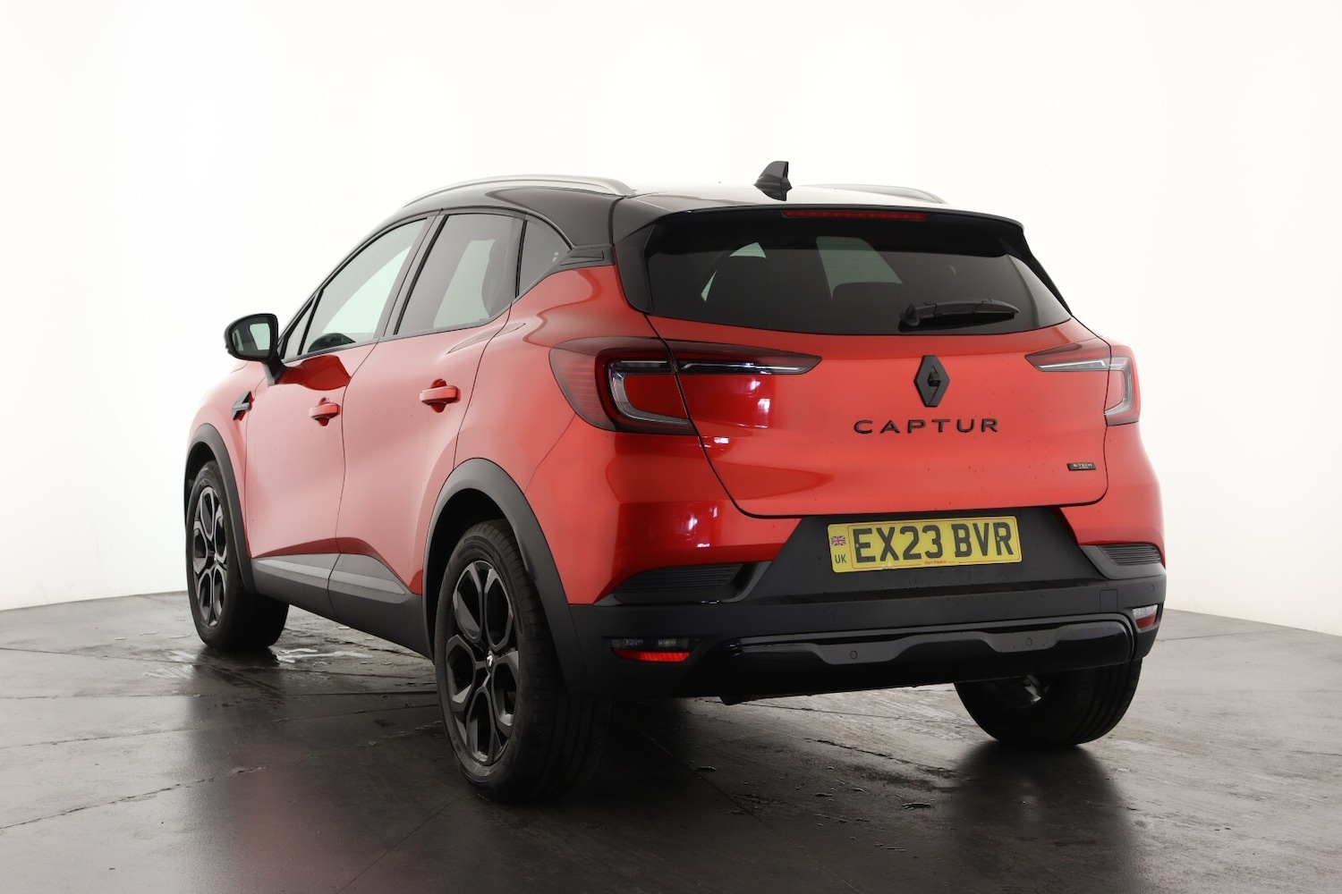Used Renault Captur 2023 for sale - 76869835: Photo 8