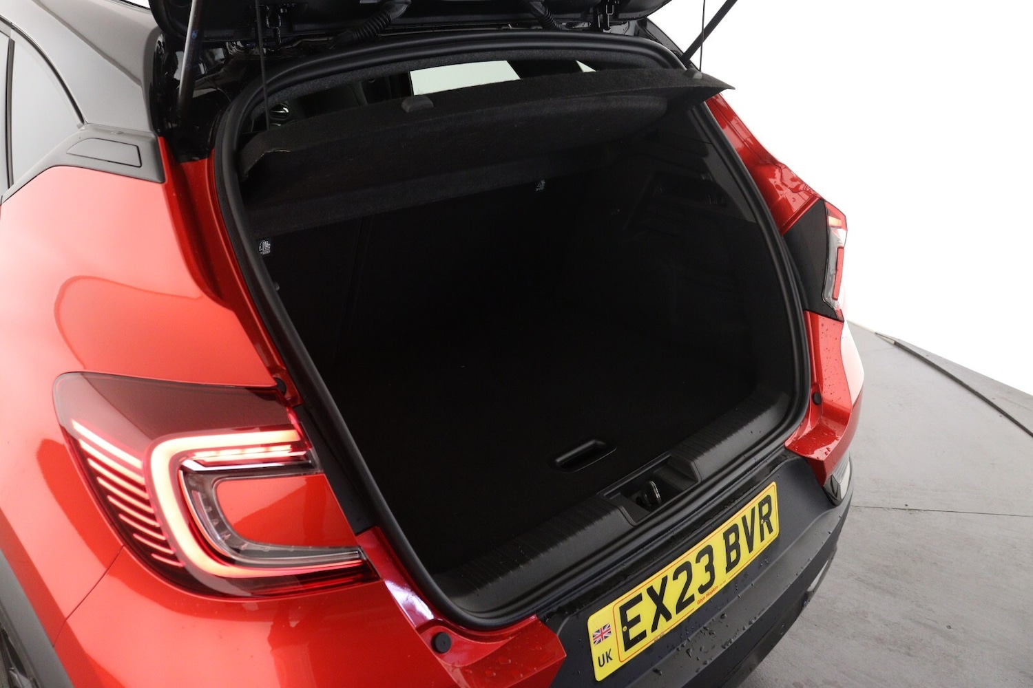 Used Renault Captur 2023 for sale - 76869835: Photo 9