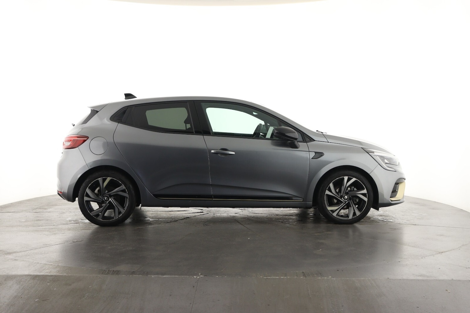 Used Renault Clio 2023 for sale - 76055637: Photo 5