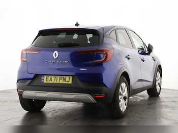 Used Renault Captur 2022 for sale - 77552304: Photo