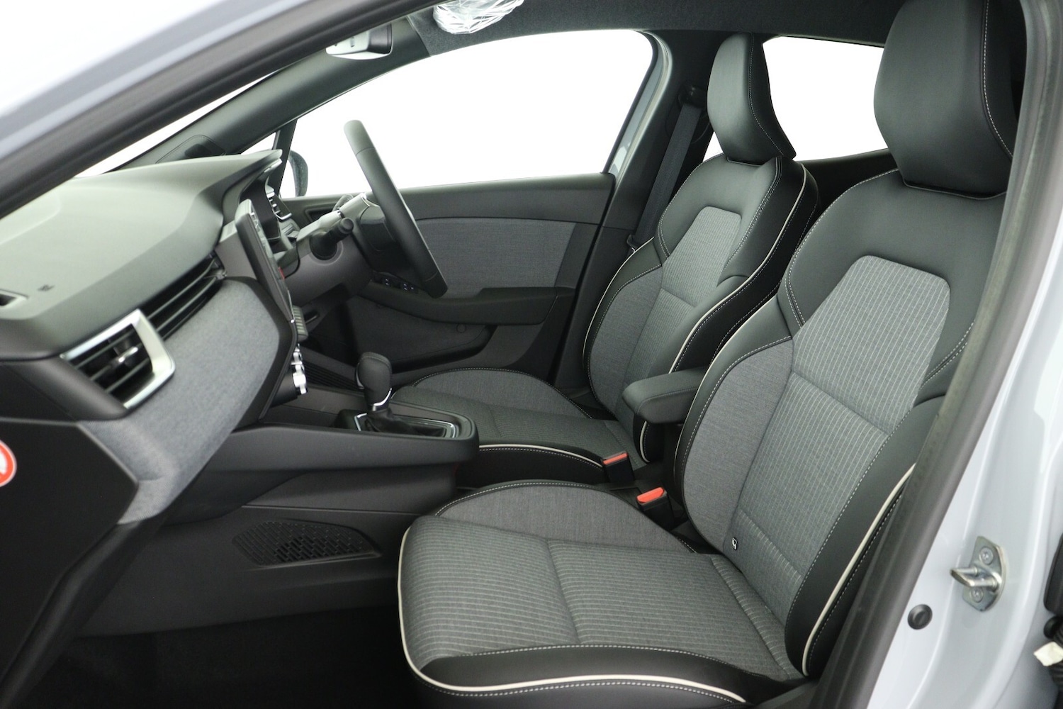 Used Renault Clio 2025 for sale - 76614906: Photo 10