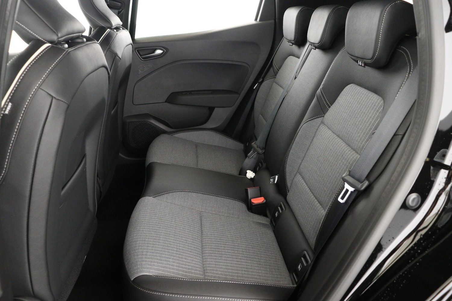 Used Renault Clio 2025 for sale - 76870200: Photo 12