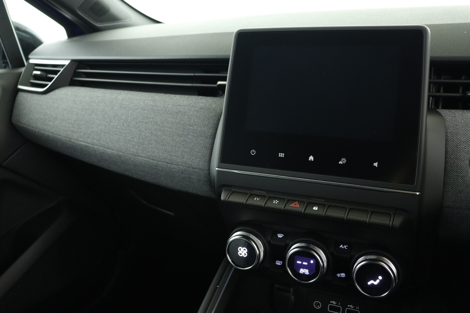 Used Renault Clio 2025 for sale - 76870200: Photo 15