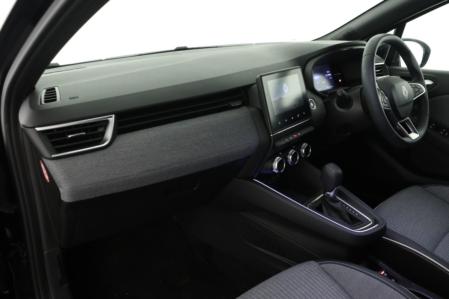 Used Renault Clio 2025 for sale - 76684299: Photo 11