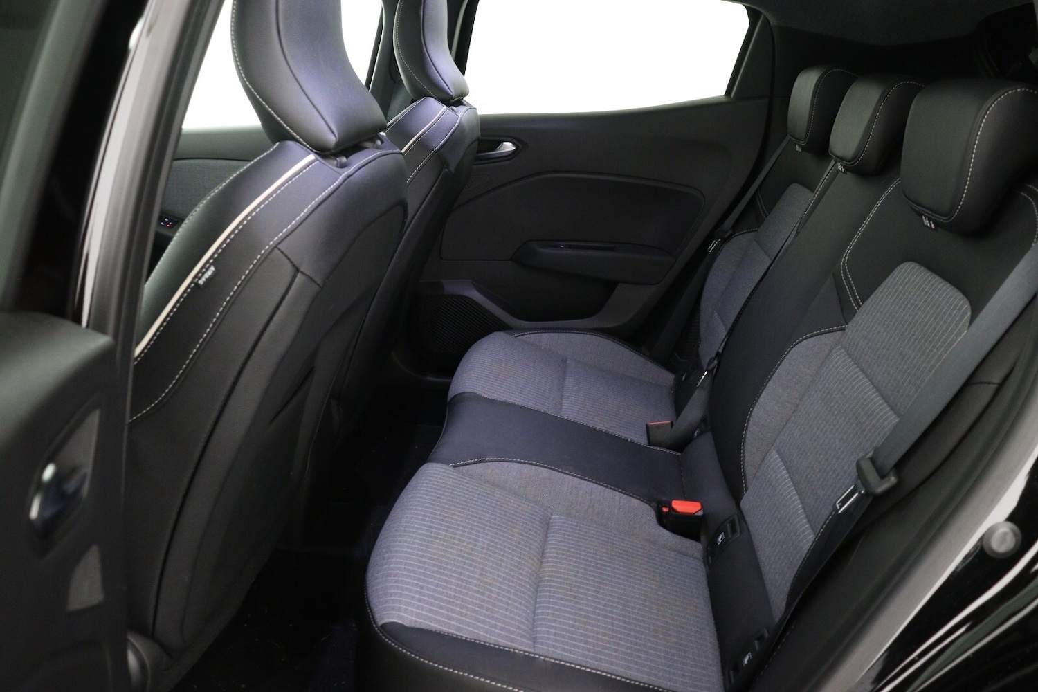 Used Renault Clio 2025 for sale - 76684299: Photo 13