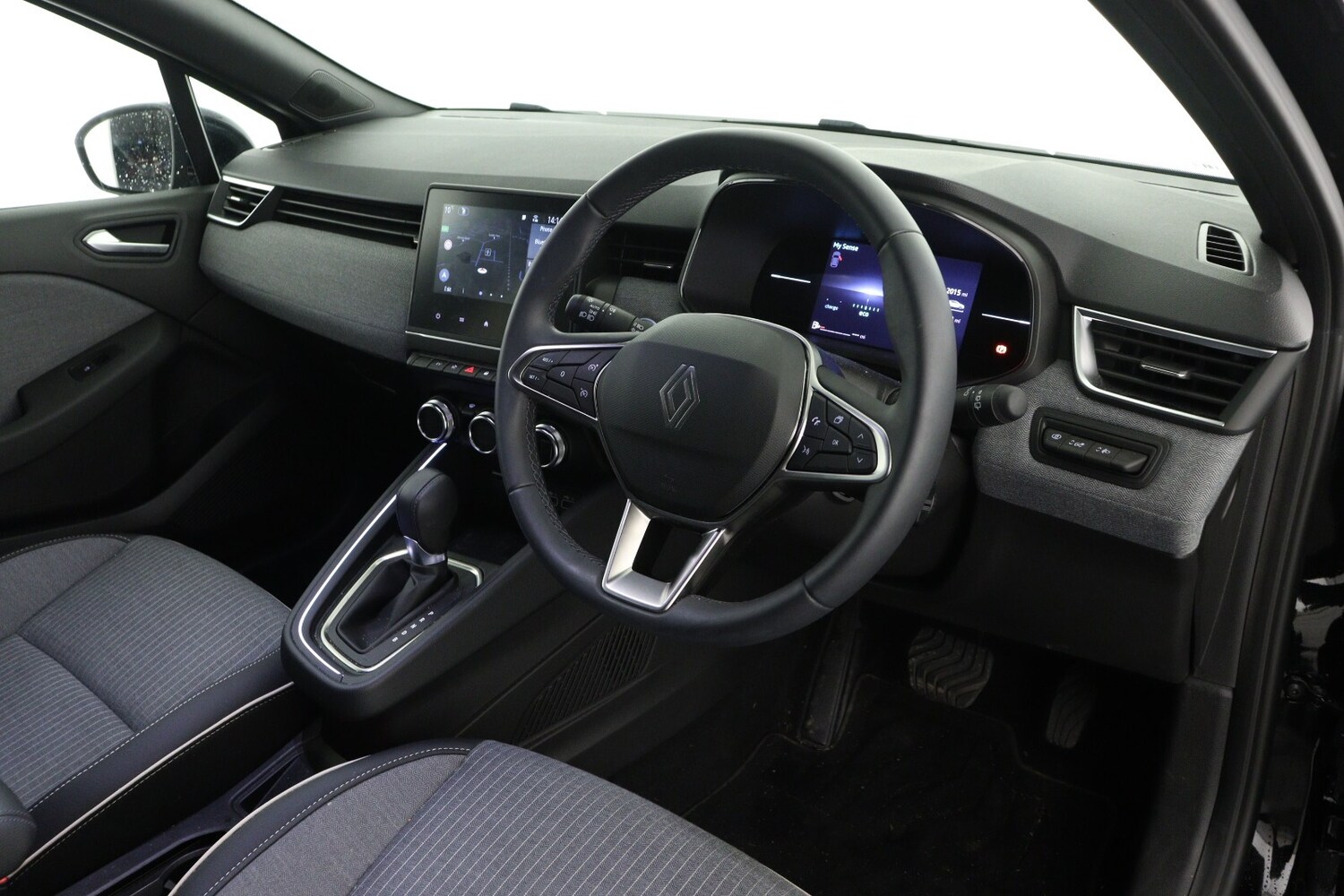 Used Renault Clio 2025 for sale - 76684299: Photo 14