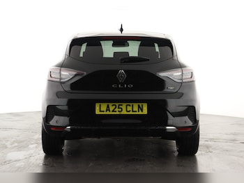 Used Renault Clio 2025 for sale - 76684299: Photo