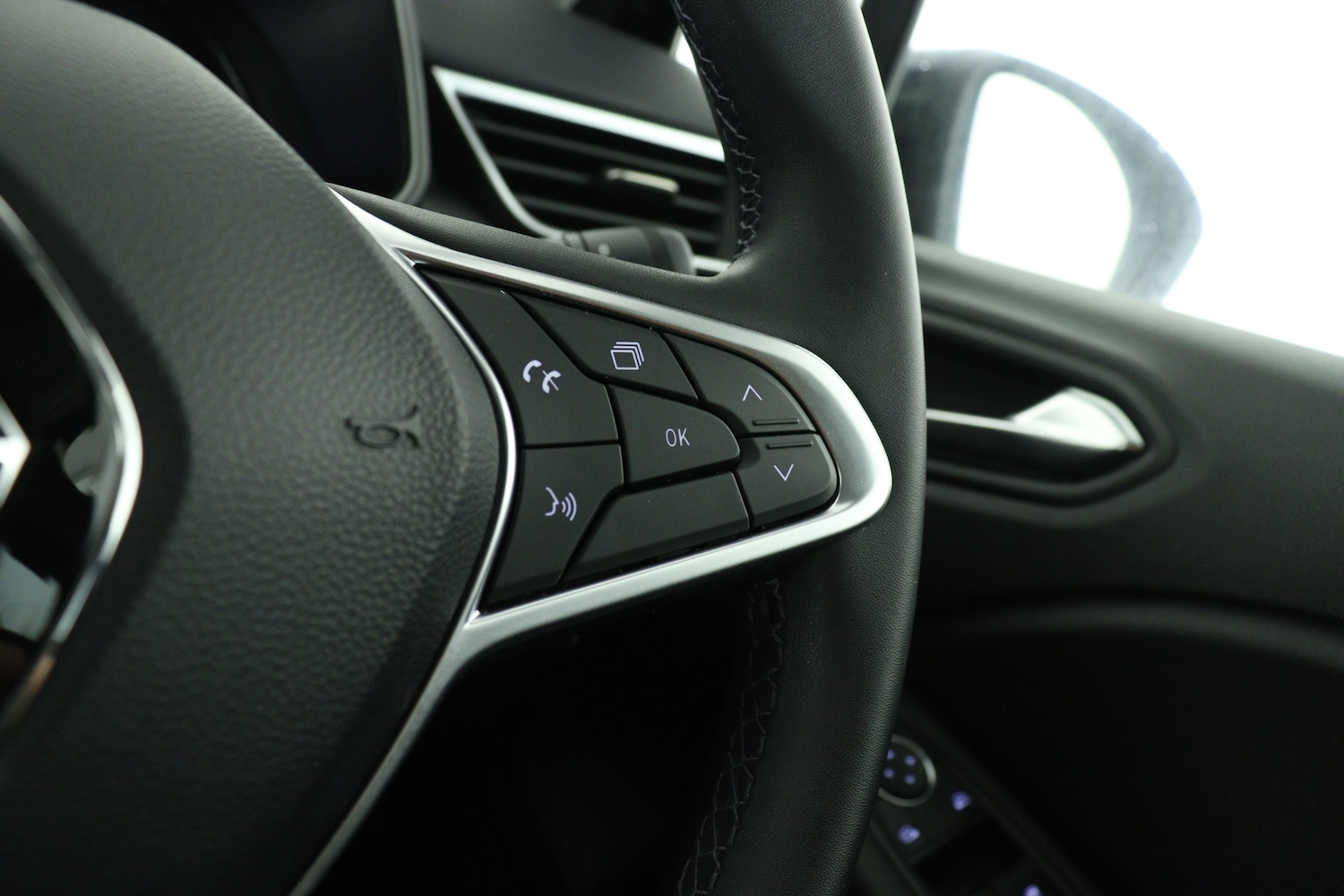 Used Renault Clio 2023 for sale - 76907918: Photo 22