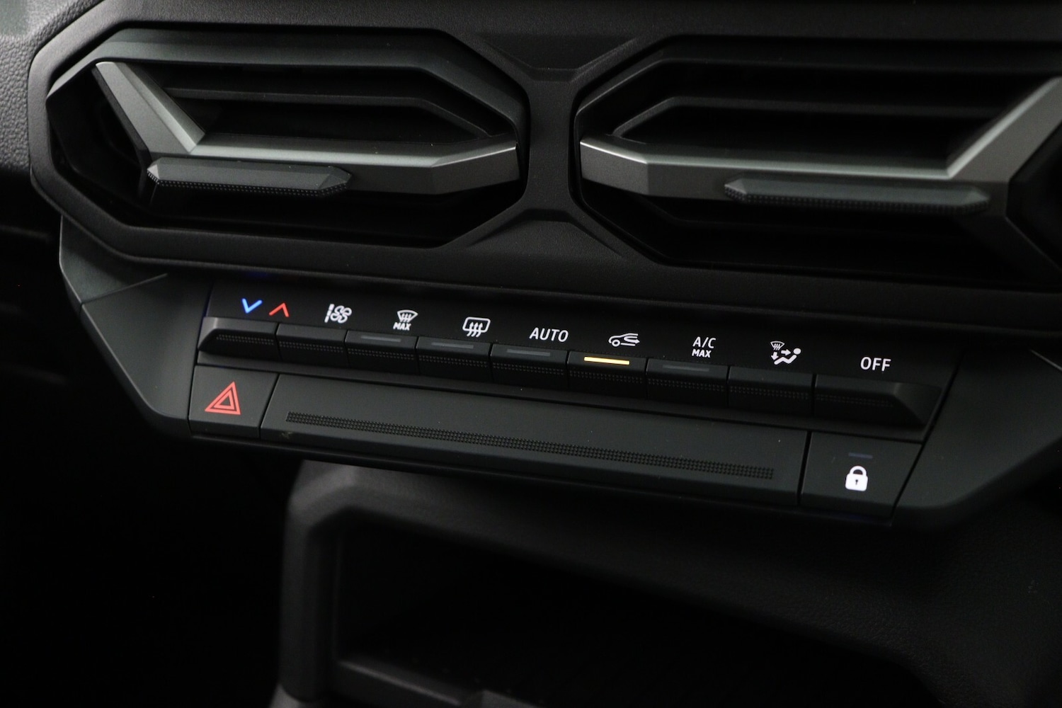 Used Dacia Duster 2025 for sale - 76871395: Photo 20