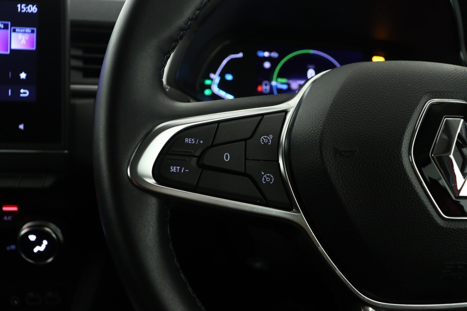 Used Renault Captur 2023 for sale - 76217053: Photo 21