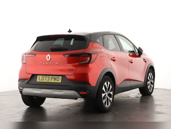 Used Renault Captur 2023 for sale - 76217053: Photo