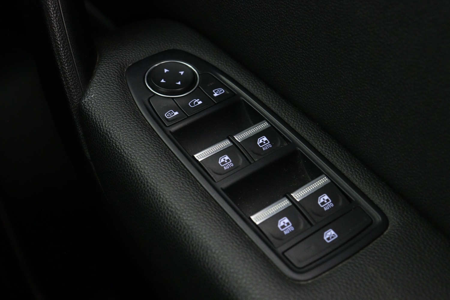 Used Renault Captur 2020 for sale - 78133609: Photo 25