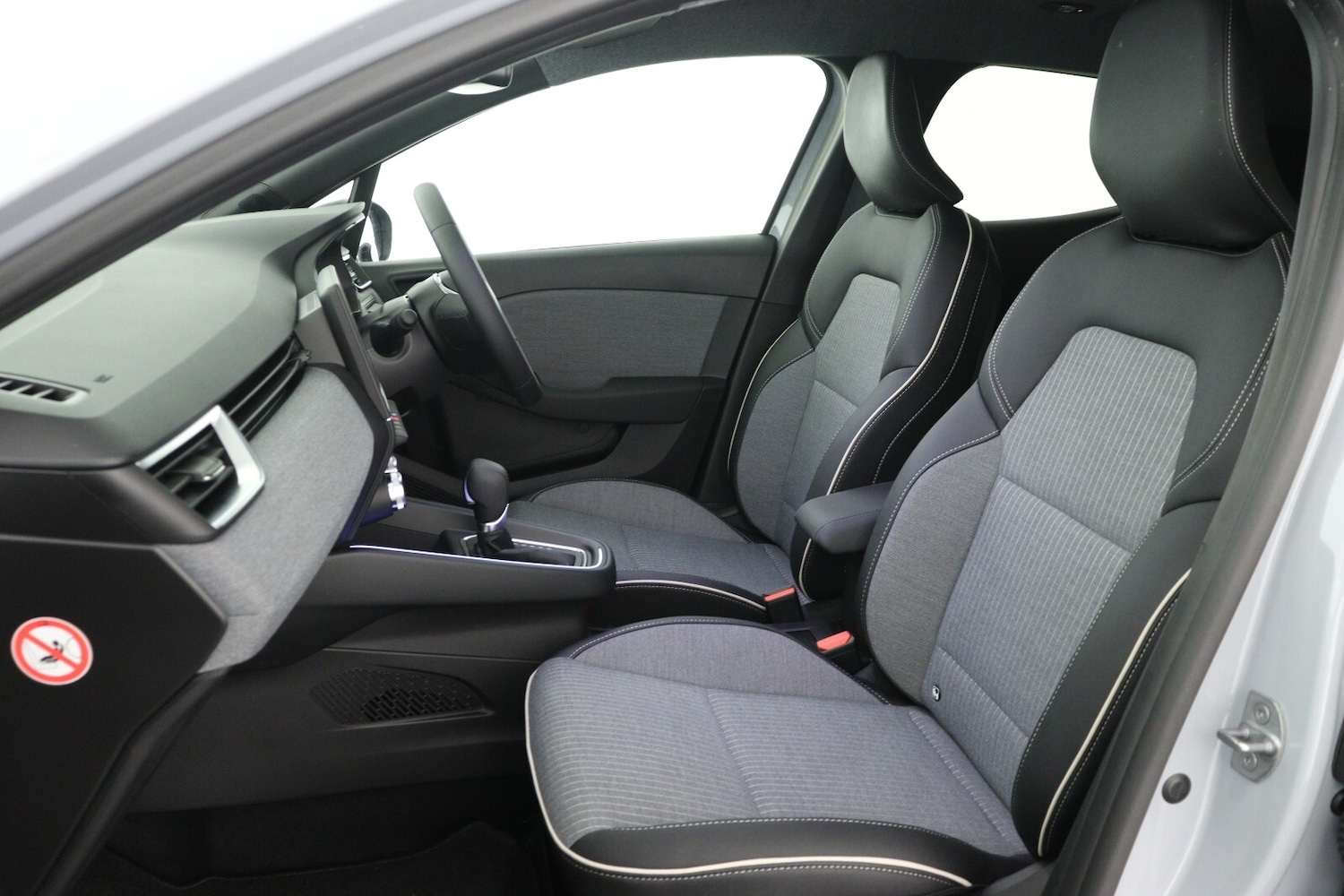 Used Renault Clio 2025 for sale - 76871147: Photo 10