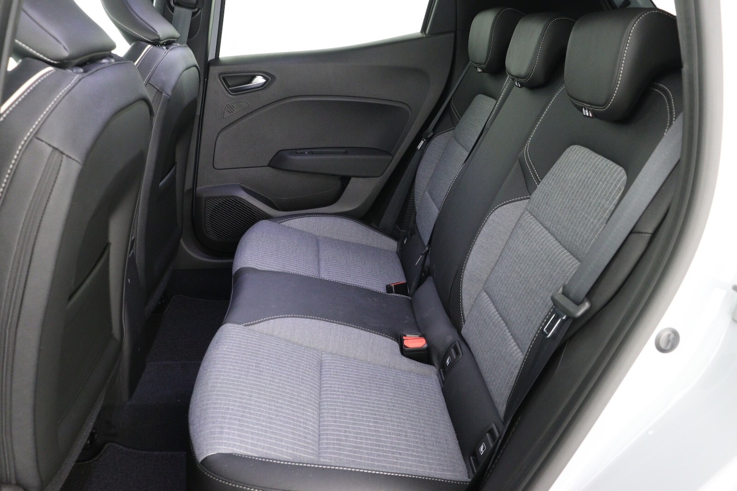 Used Renault Clio 2025 for sale - 76871147: Photo 12