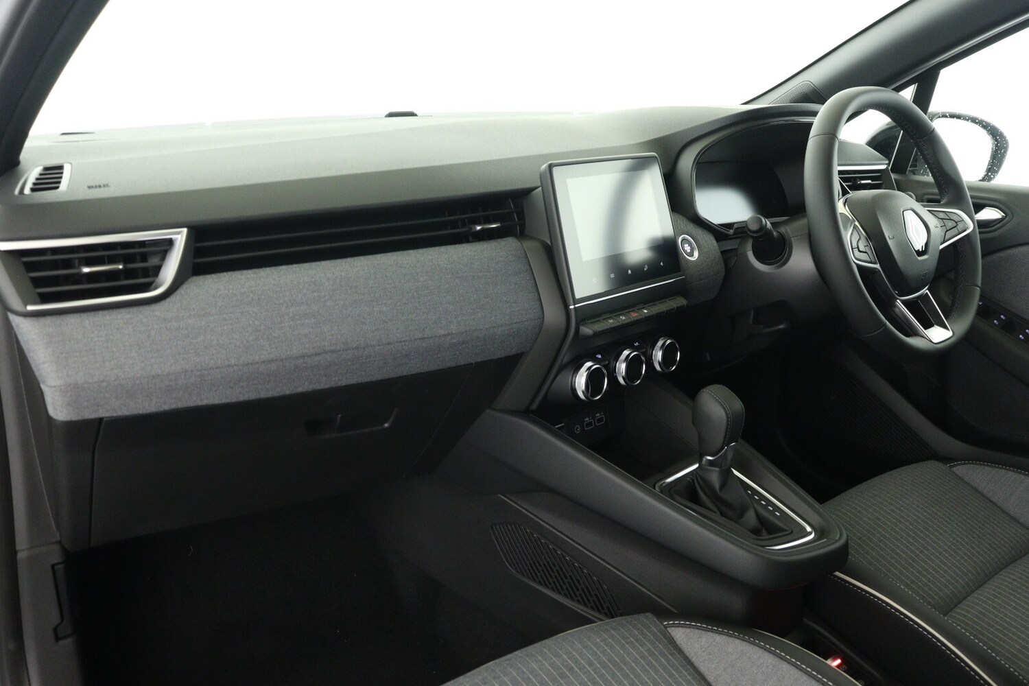 Used Renault Clio 2025 for sale - 77025417: Photo 11