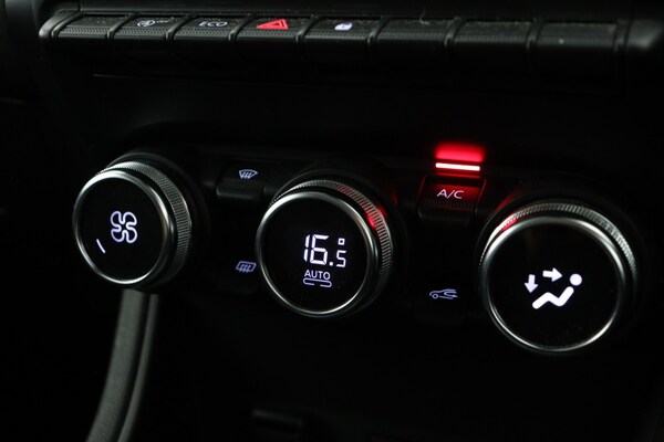 Used Renault Captur 2021 for sale - 76183825: Photo 19