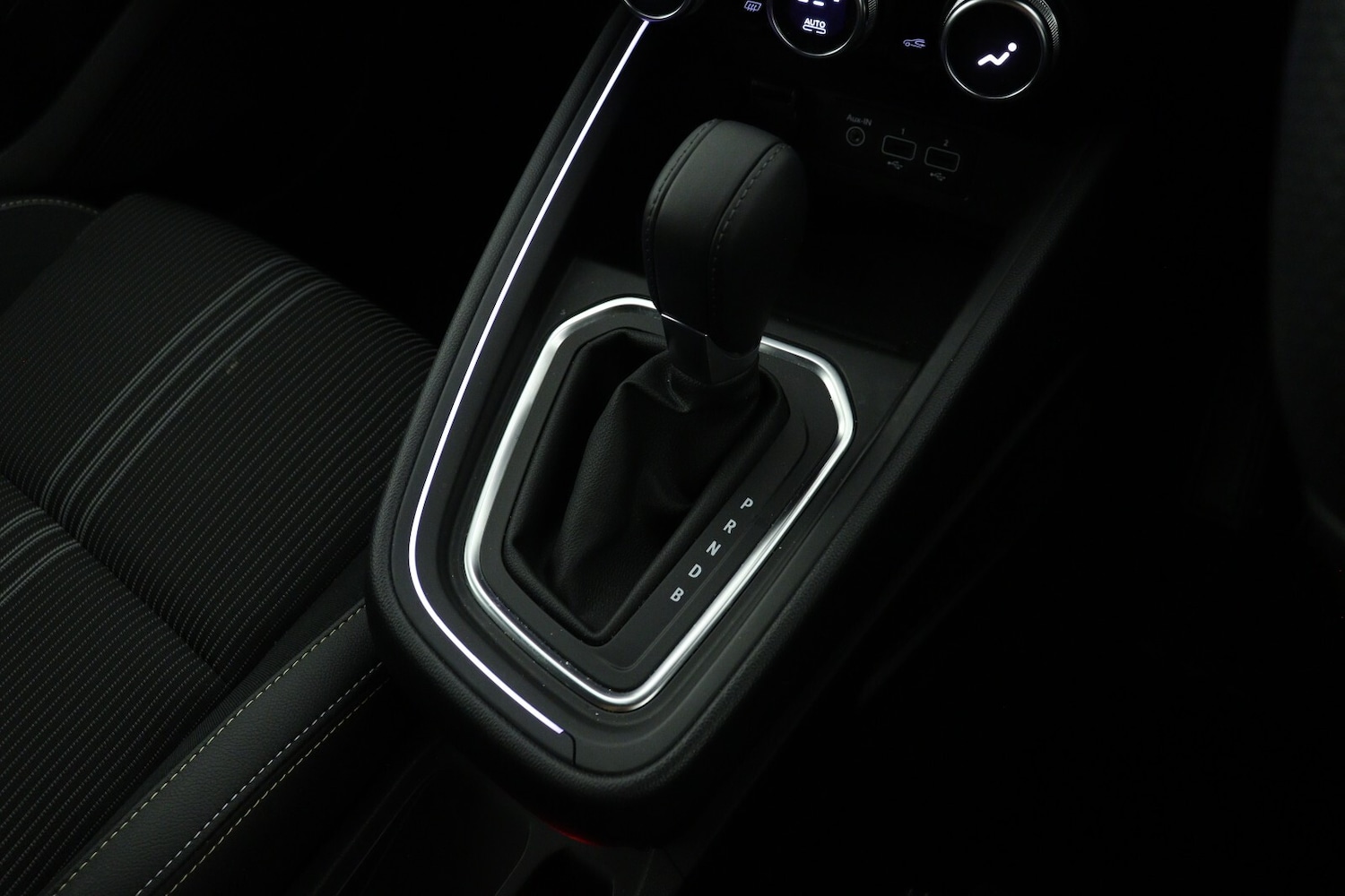 Used Renault Clio 2023 for sale - 76873177: Photo 11