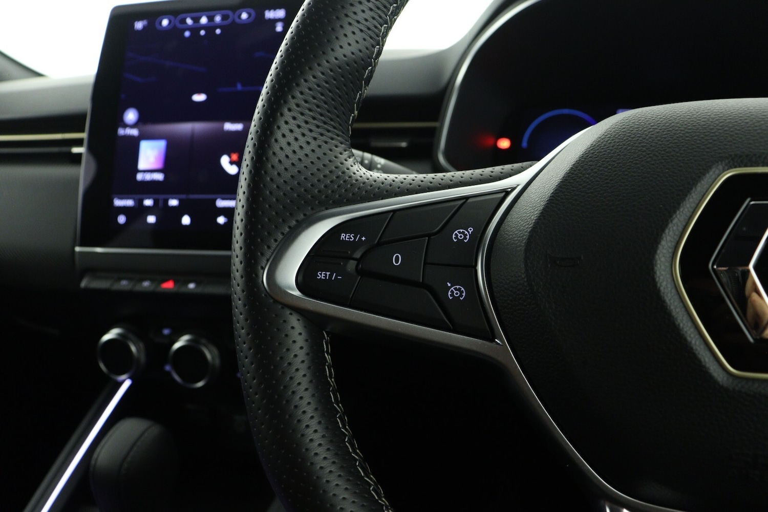 Used Renault Clio 2023 for sale - 76873177: Photo 13