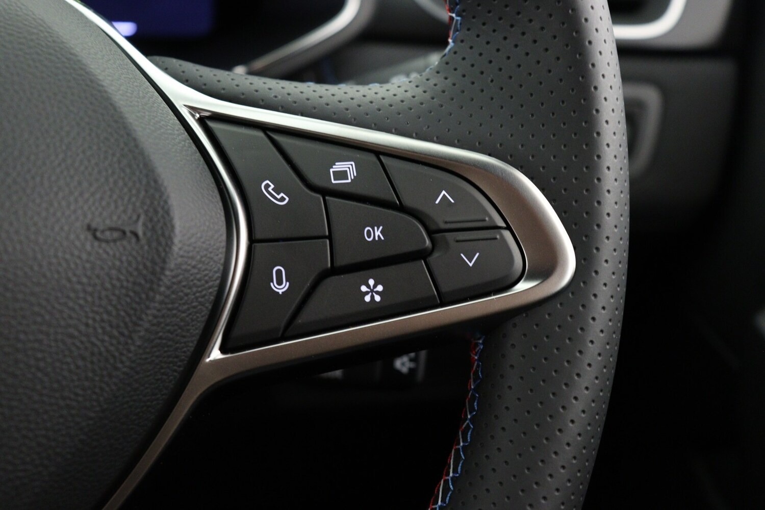 Used Renault Captur 2025 for sale - 76869709: Photo 25