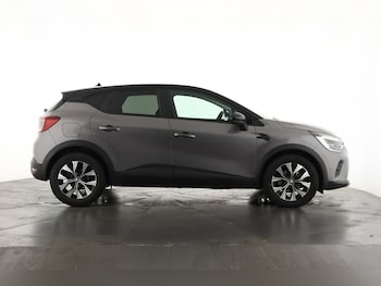 Used Renault Captur 2023 for sale - 76873148: Photo