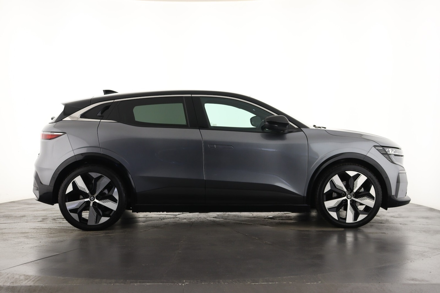 Used Renault Megane E Tech 2024 for sale - 76870367: Photo 5