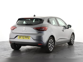 Used Renault Clio 2023 for sale - 77833518: Photo